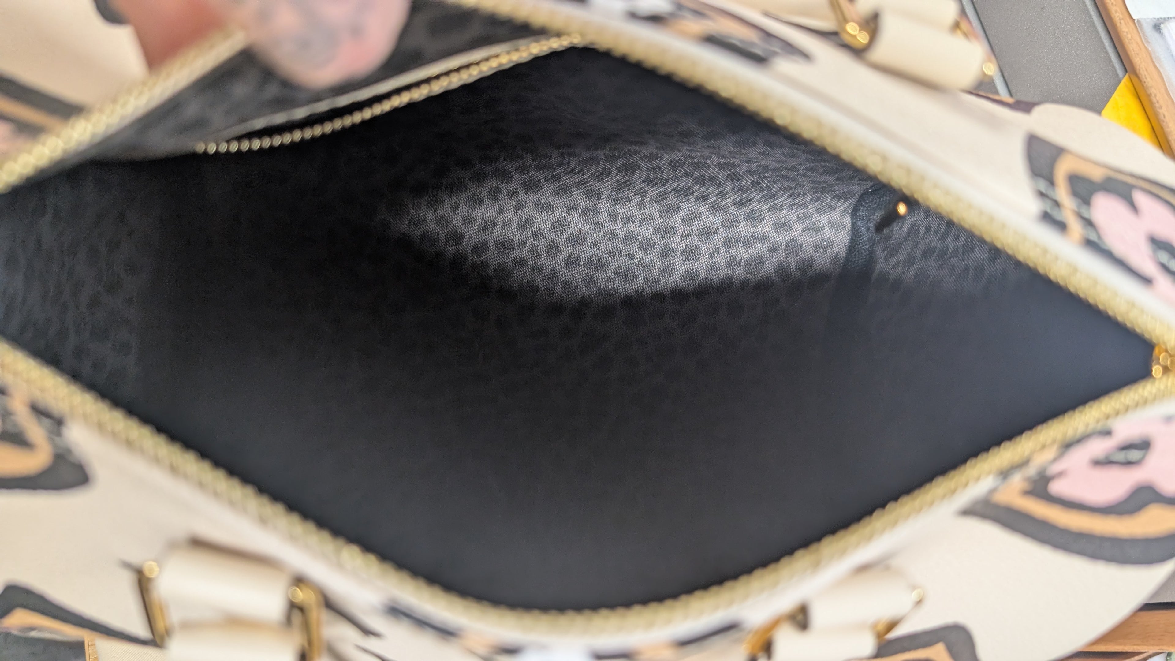 inside Pre-Owned Louis Vuitton Speedy Bandouliere 25 Wild At Heart Bag - Full Set