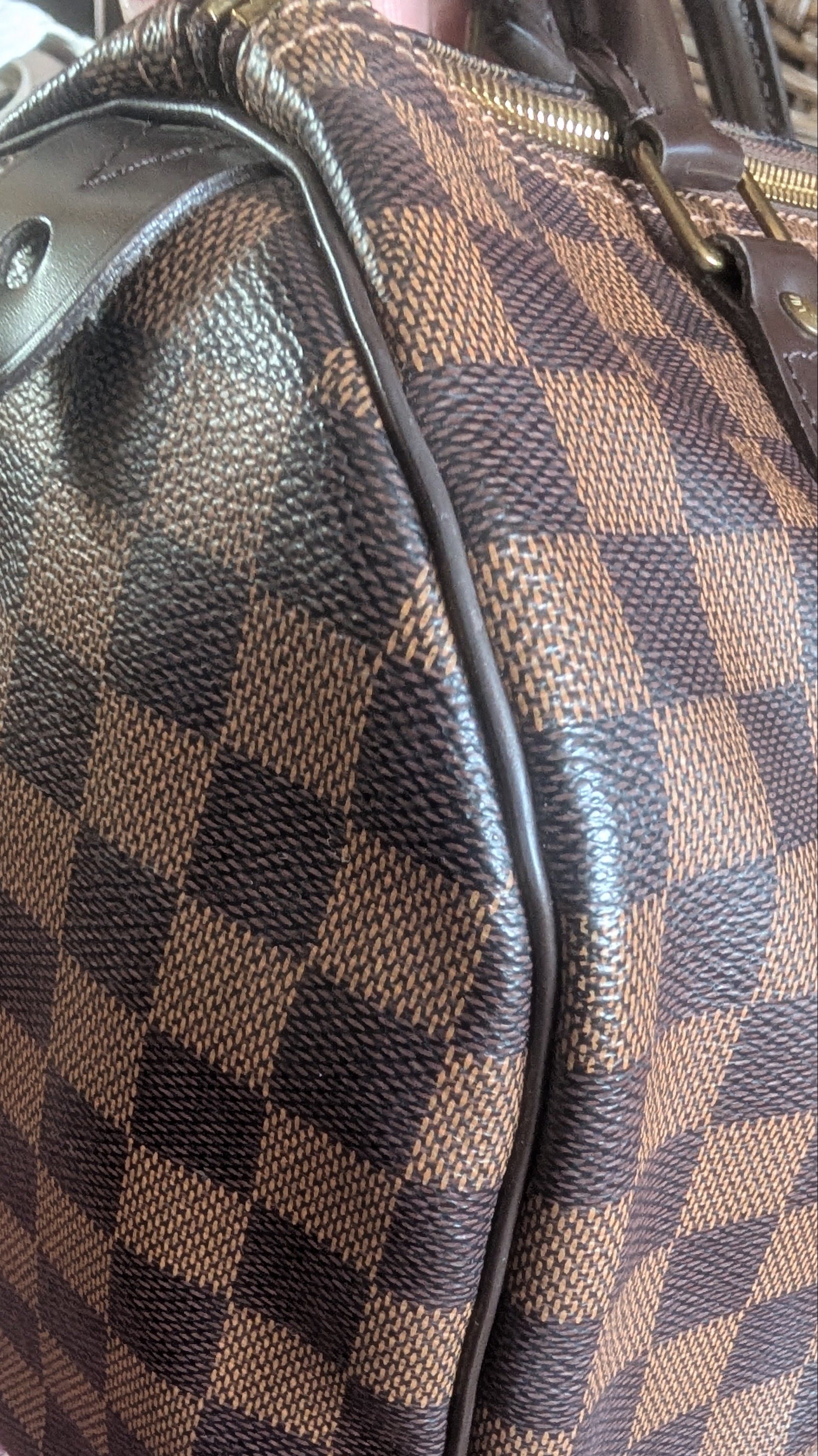 showing piping condition Pre-Owned Louis Vuitton Speedy 30 Damier Ebene