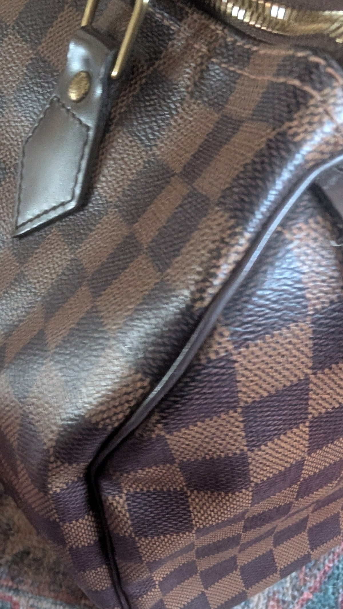 showing bag condition Pre-Owned Louis Vuitton Speedy 30 Damier Ebene