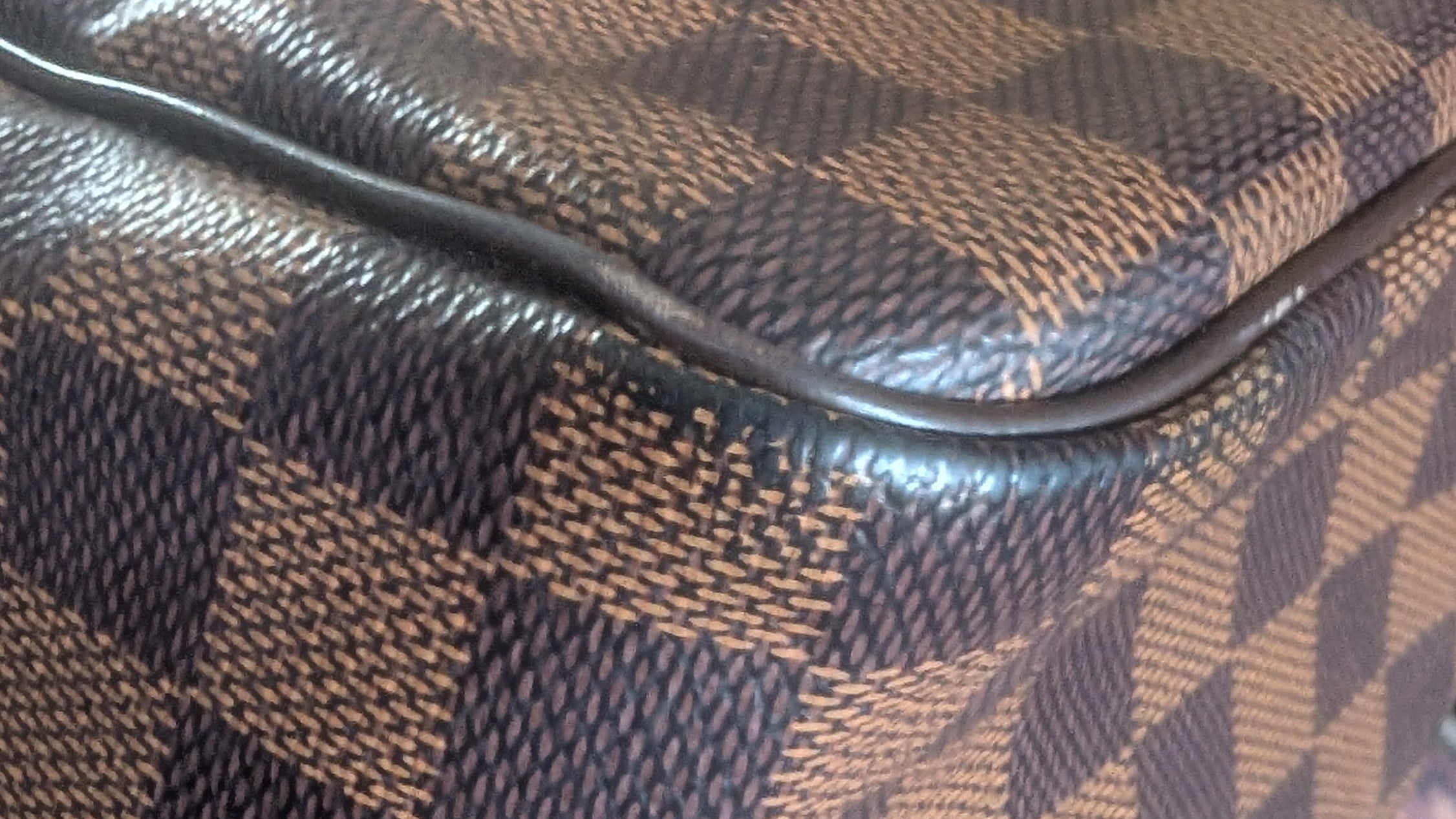 corner 4 Pre-Owned Louis Vuitton Speedy 30 Damier Ebene