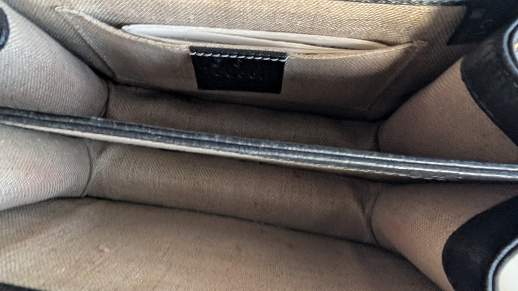 INSIDE Pre-Owned Gucci Interlocking Black shoulder bag 