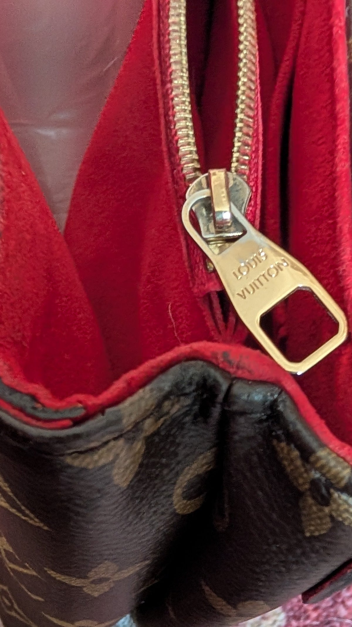Pre-Owned Louis Vuitton Pallas Chain Monogram Canvas Shoulder Bag – Cerise Red – M41201 ZIP CONDITION