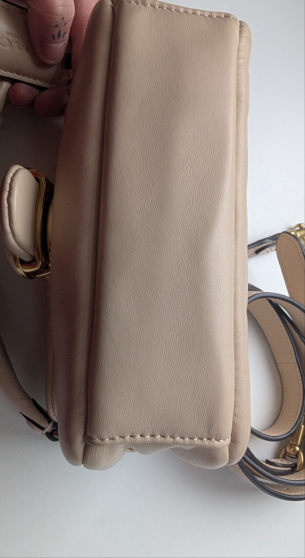 Pre-Owned Coach Pillow Tabby Shoulder Bag – Cream/Ivory Leather bottom condition