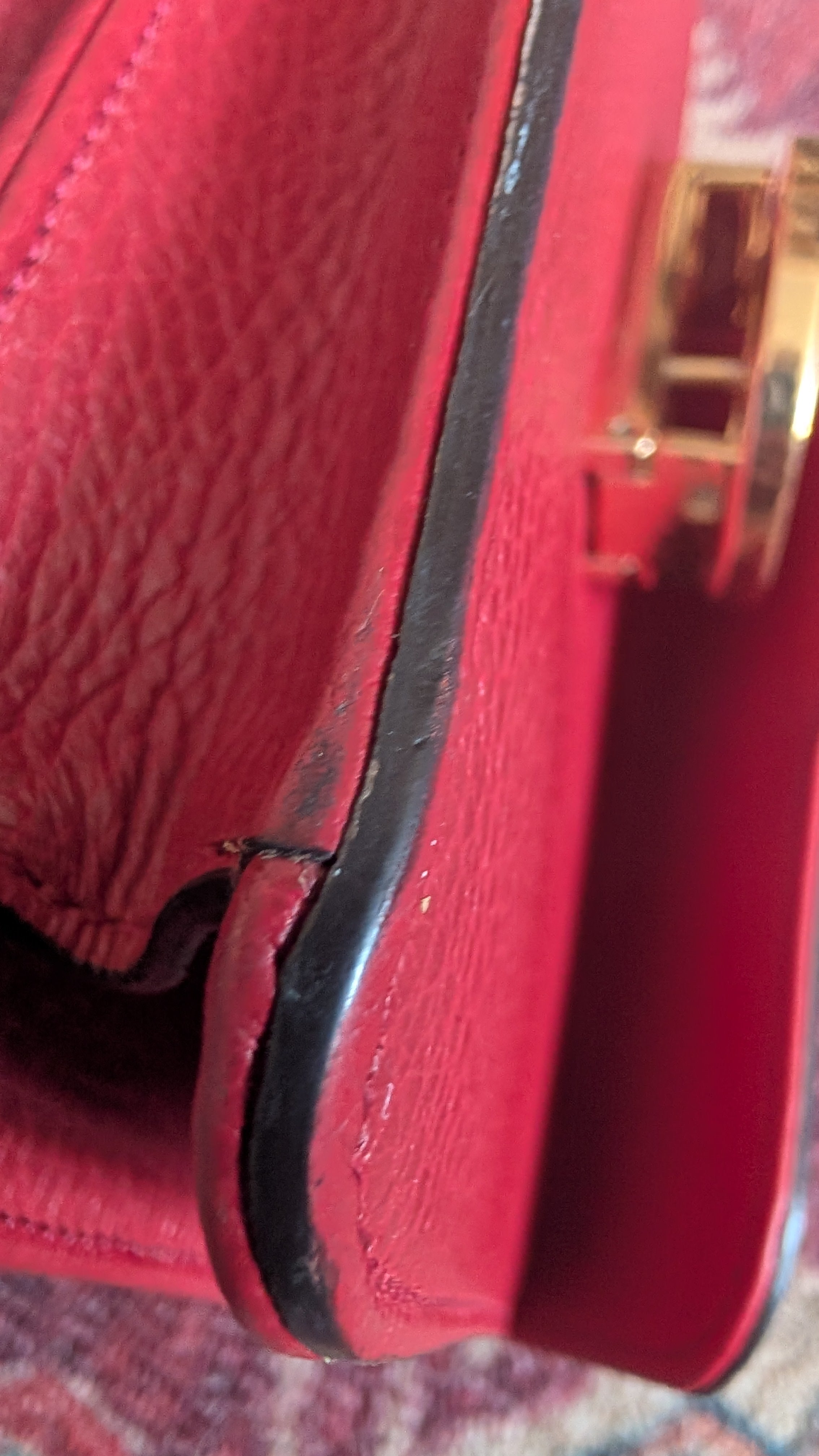 corner 4 Pre-Owned Red Gucci GG Interlocking Crossbody Bag